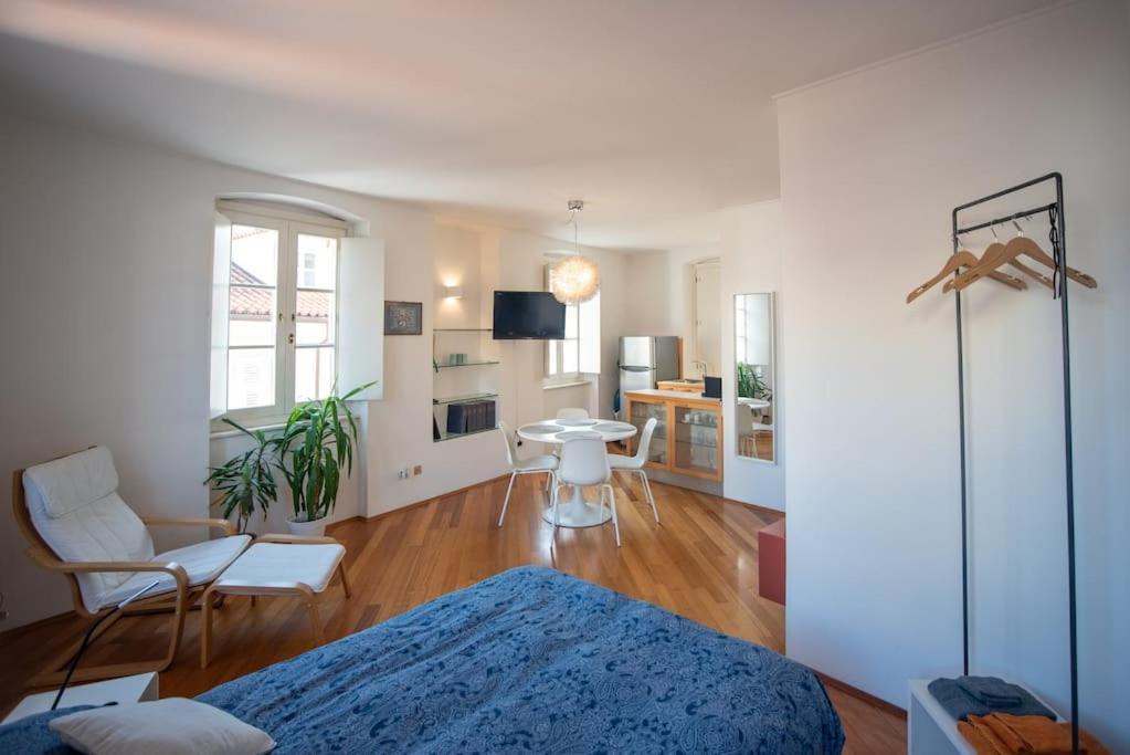 Torretta10 - Studio Apartment トリエステ エクステリア 写真